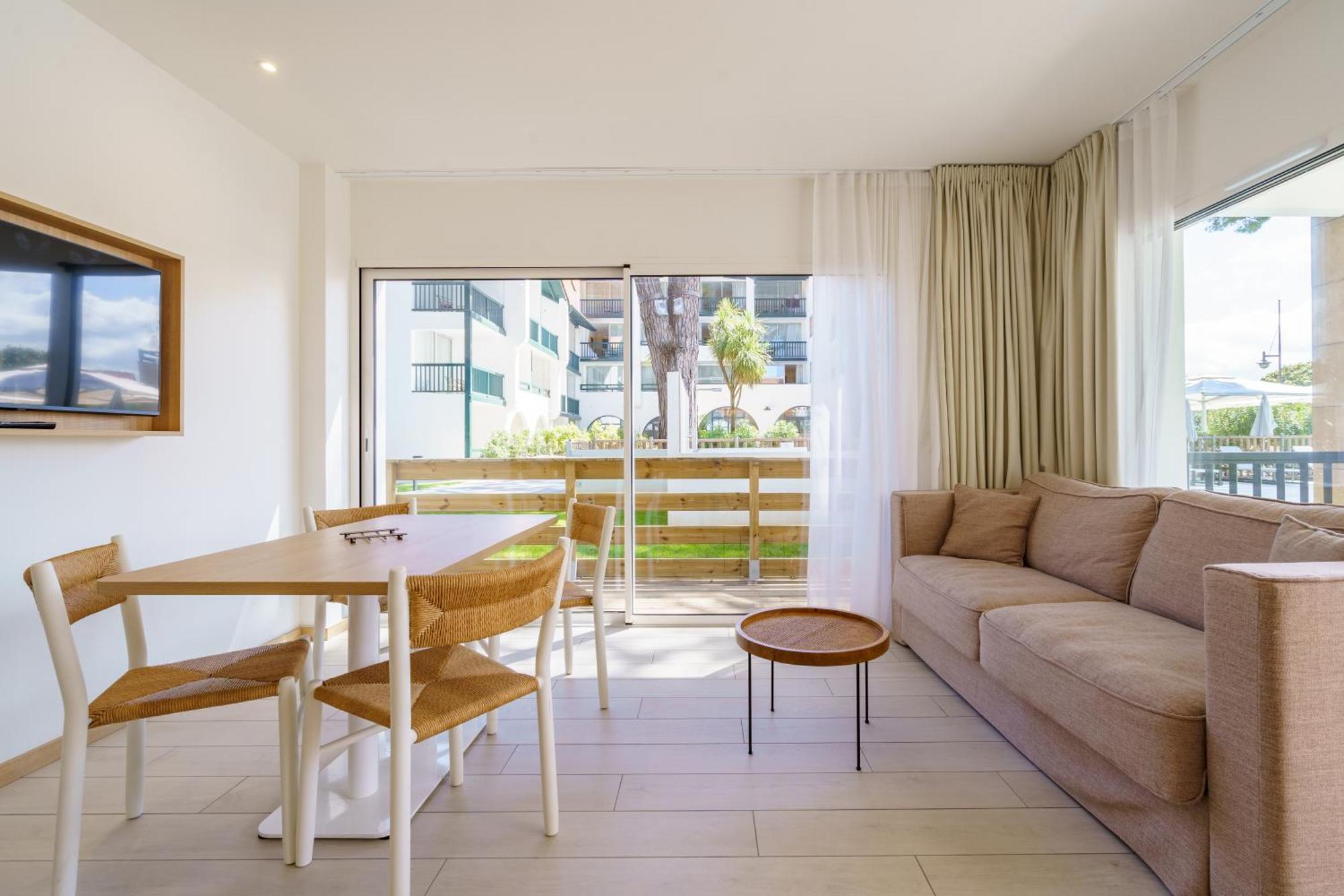Ibaia - Piscine & Appart hôtel 4*